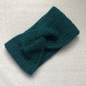 Crocheted twist headband